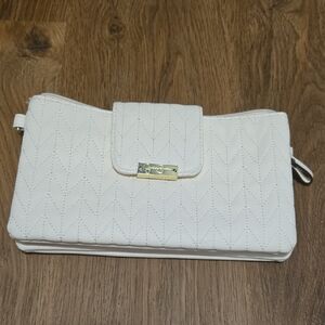 Jessica Simpson White Quilted Wristlet